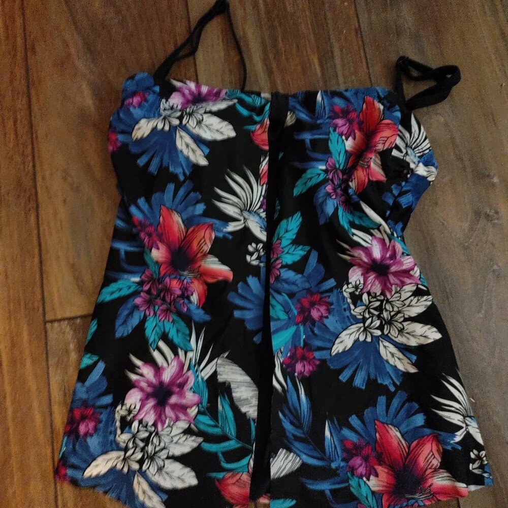 Floral tankini swimsuit top